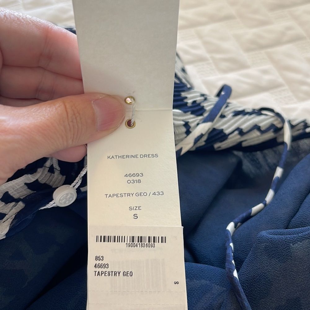 NWT ❤️TORY BURCH❤️ Katherine Tapestry Geo Cold Shoulder Blue Maxi Dress Small - Picture 3 of 8